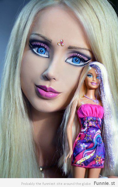 that is an actual person.... Barbie Carnaval, Human Barbie Doll, Valeria Lukyanova, Human Barbie, Real Life Barbie, Real Barbie, Human Doll, Barbie Halloween, Doll Eye Makeup