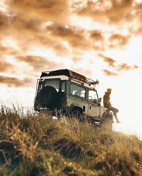 Afternoon Drive: Off-Road Adventures (25 Photos) - Suburban Men Roof Rack, A Man, Roof, Road, White