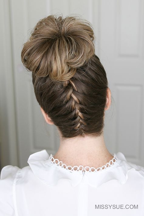 Upside Down French Braid High Bun Knot Hairstyles, French Braid Ponytail, High Bun Hairstyles, Wedge Hairstyles, Top Knot Hairstyles, Asymmetrical Hairstyles, Hairstyles With Glasses, High Bun, Heatless Hairstyles