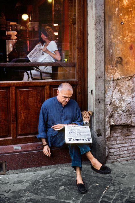 The Special Bond Between Humans And Animals Portrayed By Steve Mccurry Steve Mc, Afghan Girl, Steve Mccurry, Fotografi Digital, Anais Nin, Photographs Of People, Lukisan Cat Air, Jolie Photo, Foto Inspiration