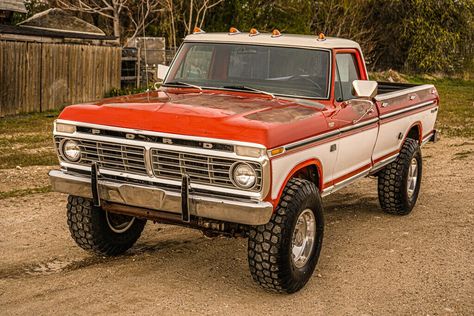 This 1975 Ford F-250 Ranger XLT "Highboy" still wears its original paint and factory body panels. #Ford 1974 Ford F250 Highboy, 1975 Ford F250 Ranger, Old School Pick Up Truck, 1968 Ford Truck, 1975 Ford Truck, 1975 Ford F250 Highboy, Ford Old Trucks, 1976 Ford F250 Highboy, 70s Ford Truck