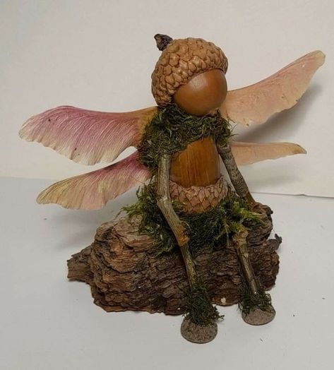 Acorn Fairies, Acorn Crafts For Adults, Nature Crafts For Adults Diy, Acorn Fairy, Acorn People, Maple Seeds, Natural Crafts, Twig Crafts, Pine Cone Art