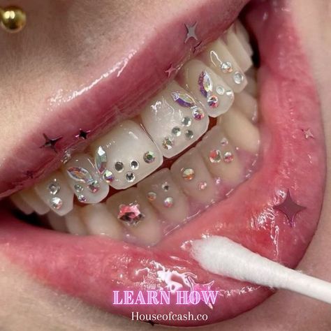 Tooth Gem Inspo that’s Kawaii as f*ck /ᐢ⑅ᐢ\ ♡ ₊˚ ꒰ ˶• ༝ •˶꒱ ♡‧₊˚ ♡ ./づ~ :¨·.·¨: ₊˚ `·..·‘ ₊˚ ♡ 𝐋𝐢𝐧𝐤 𝐢𝐧 𝐛𝐢𝐨 𝐨𝐫 𝐜𝐨𝐧𝐭𝐚𝐜𝐭 𝐮𝐬 𝐟𝐨𝐫 𝐭𝐫𝐚𝐢𝐧𝐢𝐧𝐠𝐬 & 𝐬𝐞𝐫𝐯𝐢𝐜𝐞𝐬 ₊‧°𐐪♡𐑂°‧₊₊‧°𐐪♡𐑂°‧₊₊‧°𐐪♡𐑂°‧₊₊‧°𐐪♡𐑂°‧₊₊‧°𐐪♡𐑂°‧₊ #toothgem #toothgems #toothgemtechnician #toothgemtech #toothgemtraining #ukcreatives #londontoothgems #hellokitty Tooth Gem Placement, Teeth Gems, Gem Logo, Pretty Teeth, Tooth Gems, Tooth Gem, Teeth Jewelry, Aesthetic Vibes, Anime Princess