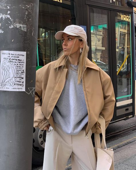 Sofia Coelho, Windbreaker Outfit, Outwear Women, Casual Street Style, Fall Winter Outfits, Look Fashion, Fashion Lifestyle, New Outfits, Fashion Inspo Outfits