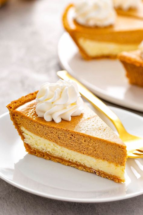 Easy Pumpkin Pie Cheesecake Pumpkin Sheet Cake, Pumpkin Pie Cheesecake, Pumpkin Cheesecake Recipes, The Cheesecake Factory, Homemade Graham Crackers, Pie Cheesecake, Cheesecake Pie, Easy Pumpkin Pie, Easy Cheesecake