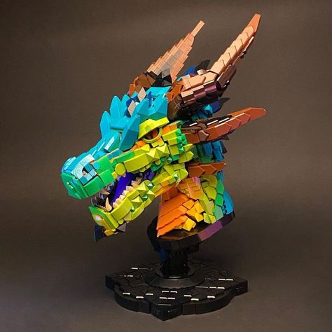 Take a look at this amazingly detailed and colorful dragon by incredible LEGO designer, Wes Talbott (@wes_talbott). Kartu Pokemon, Lego Dragon, Colorful Dragon, Instructions Lego, Lego Sculptures, Lego Display, Lego Diy, Lego Animals, Amazing Lego Creations