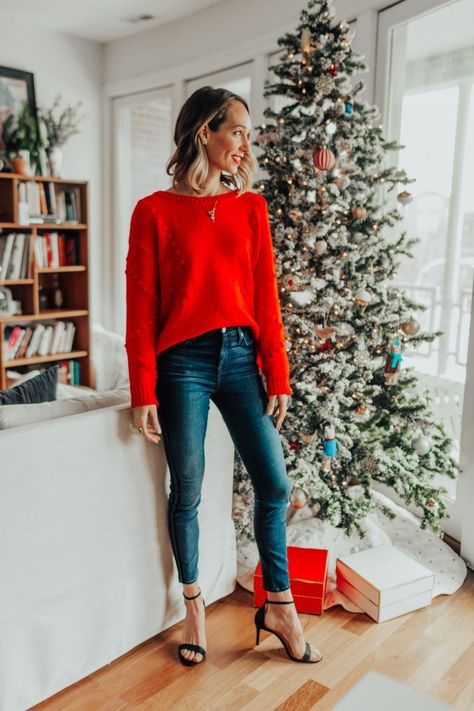 14 Chic Modest Holiday Outfits To Try Out - Cleo Madison Simple Christmas Outfits, Holiday Party Outfit Casual, Christmas Fashion Outfits, Xmas Party Outfits, Christmas Eve Outfit, Casual Christmas Party, Christmas Outfit Casual, Casual Christmas Party Outfit, Casual Holiday Party