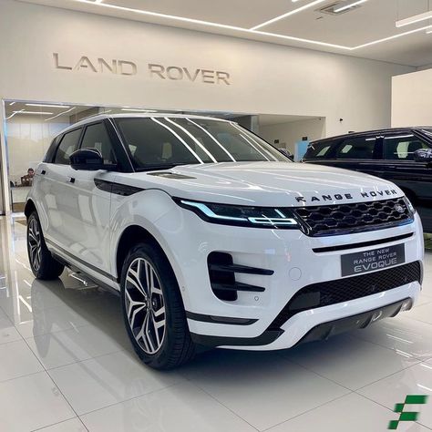 White Range Rover, Range Rover White, Dream Cars Range Rovers, Tattoo Car, Tmax Yamaha, Luxury Cars Range Rover, White Range, Car Organization, Top Luxury Cars