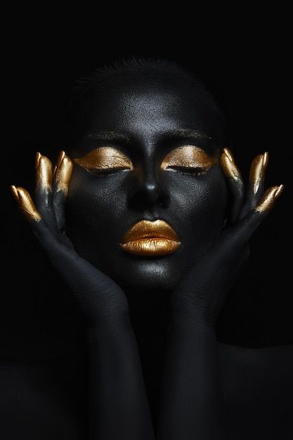 Beauty woman painted in black skin color... | Premium Photo #Freepik #photo #background #gold #design #hand Bild Gold, Digital Art Software, Gold Art Painting, Painted Ladies, Gold Makeup, Gold Leaf Painting, Art Gallery Wallpaper, Tapeta Pro Iphone, Gold Art