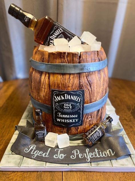 Whiskey Birthday Party Ideas, Jack Daniels Cake, Western Cake, Bourbon Cake, Whiskey Birthday, Birthday Drip Cake, Cowboy Cake, Cowboy Cakes, 45th Birthday