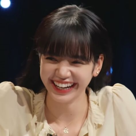 Lisa Cute Smile, Comfort Photos, Lisa Photo, Kunoichi Outfit, Lisa Smile, Lisa Icon, Cherry Baby, Instagram Feed Ideas Posts, Smile Teeth