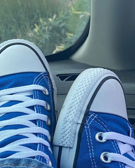 #converse #shoes #blue Teddy Lupin Aesthetic, Blue Converse Aesthetic, Rainbow Dash Aesthetic, Converse Shoes Blue, Converse Photography, Lupin Aesthetic, Church Friends, 2024 Clothes, Teddy Lupin