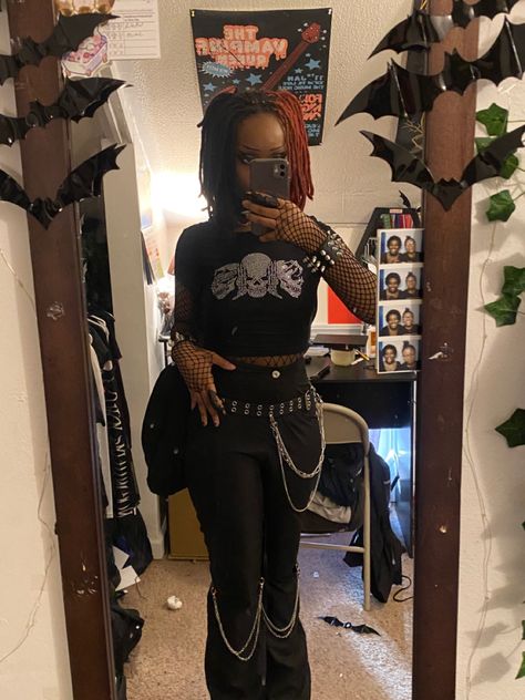 Black Punk Fashion, Alt Black Woman Fashion, Black Alternative Fashion, Afro Goth Outfits, Black Punk Outfits, Punk Princess Aesthetic, Punk Black Women, Black Goth Aesthetic, Alternative Black Women