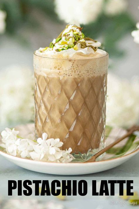 Pistachio coffee is an absolute treat to sip upon with sweet, creamy & nutty elements to savour. This pistachio latte recipe is quick & easy to make. It's also far cheaper than buying one from a coffee shop. Pistachio Cold Foam, Pistachio Latte Recipe, Pistachio Coffee, Pistachio Latte, Pistachio Syrup, Affogato Coffee, Frozen Drink Recipes, Pistachio Gelato, Champagne Recipes Cocktails