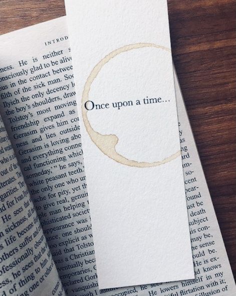 How To Make A Bookmark, Bookmark Quotes, Bookmark Crochet, Handmade Bookmarks Diy, Penanda Buku, Coffee Stain, Creative Bookmarks, Bookmark Craft, Unique Bookmark