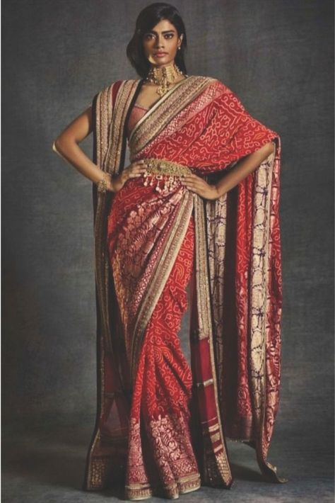 Tarun Tahiliani Saree, Saree Sabyasachi, Ethnic Saree, Sabyasachi Sarees, Saree Bollywood, Vogue Editorial, Summer Bride, Indian Photoshoot, Tarun Tahiliani