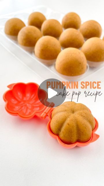 My Little Cakepop Molds 📍Home of the original 3D cake pop mold. on Instagram: "🎃🍂 Spice up your life with these pumpkin spice cake pops! Perfectly sweet, perfectly fall 🍰✨ If you have been looking for a full proof and delicious recipe, this one is for you! Seriously too good!! ⠀⠀⠀⠀⠀⠀⠀⠀⠀ 🎃Pumpkin Spice Cake Pop Recipe: -One Box Store Bought Cake Mix -15oz Pumpkin -3 Eggs -1 1/2 Tsp Pumpkin Pie Spice Mix ⠀⠀⠀⠀⠀⠀⠀⠀⠀ Video and recipe by @unforgedible_art ⠀⠀⠀⠀⠀⠀⠀⠀⠀ Tap image for items used. Shop www.MyLittleCakepopMolds.com. $5.95 flat rate shipping, free on orders of $100.00 or more (domestic only). We ship fast usually same day or next. Worldwide shipping and in store pick up also available!  . #MyLittleCakepop #MyLittleCakepopMolds #cakepops #cakepop #cakepopmolds #cakepopmold #sweettrea Pumpkin Spice Cake Pops Recipe, Fall Cake Pop Flavors, Pumpkin Cake Pops Recipe, Lil Pumpkin Baby Shower Cake, Pumpkin Pie Cake Pops, Pumpkin Spice Cake Pops, Spice Cake Pops, Fall Theme Cakes, Thanksgiving Cake Pops