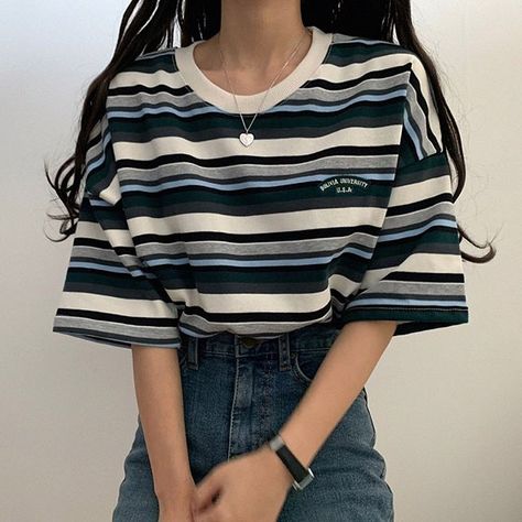 Outfit Inspiration Minimalist, Half Sleeve Aesthetic, Bright Summer Clothes Aesthetic, G E O R G I A N A Outfits, Aesthetic Outfits Sweaters, Minimalist Soft Clothing, Soft-girl Outfits, 90s Tshirt Outfit, Korean T Shirt Outfit