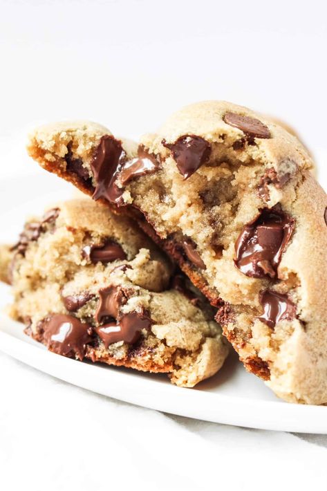 Perfectly Thick Chocolate Chip Cookies You Need to Try Chocolate Chip Stuffed Cookies, Thick Soft Chocolate Chip Cookies, Thick Chocolate Chip Cookies, Gourmet Chocolate Chip Cookies, Red Velvet Cookie Recipe, Thick Cookies, Big Cookies, Caramel Chocolate Chip Cookies, Stuffed Cookies