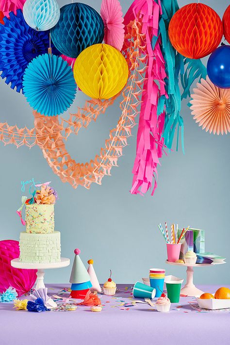 Colorful Party Decorations, Rainbow Party Decorations, Colorful Birthday Party, Colorful Birthday, Festa Party, Kids Party Decorations, Colorful Party, Party Design, Paper Lanterns