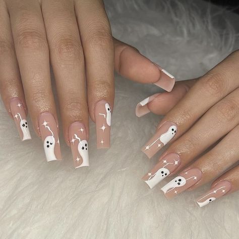 Ghost Nail French Tip, Long Almond Halloween Nails, Ghost Nails Almond, White Halloween Nails, Halloween Ghost Nails, Ghost Nails, Halloween Gesicht, Fall Acrylic, Girly Acrylic