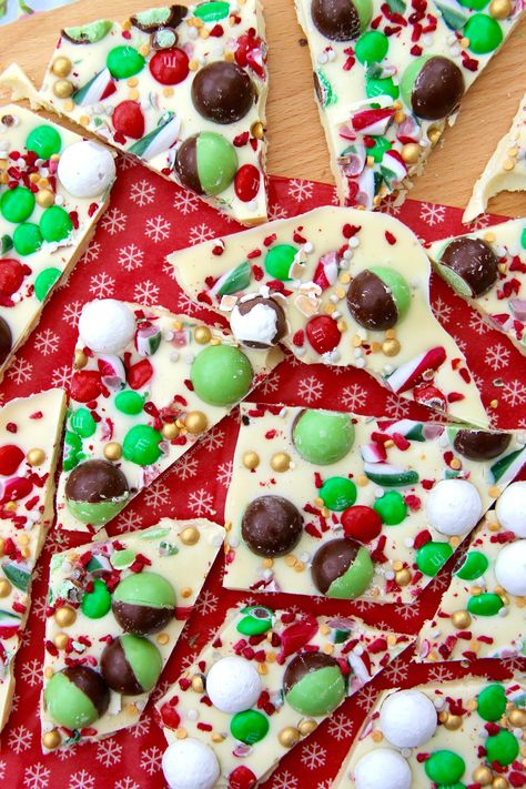 IMG_5694 Christmas White Chocolate, Christmas Chocolate Bark, Chocolate Bark Recipes, Candy Bark Recipes, Chocolate Bark Christmas, Holiday Bark, Christmas Bark Recipes, Bark Recipes, Christmas Bark