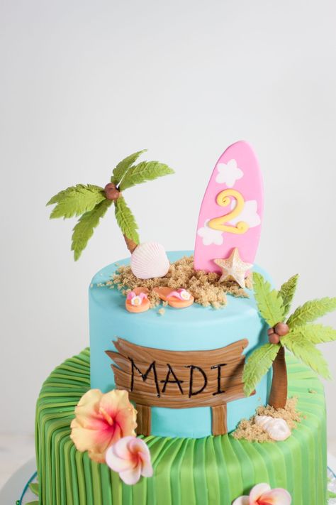 Hawaiian Birthday Cakes, Hawaii Cake, Surf Cake, Hawaiian Cake, San Jose Costa Rica, Cake Frosting Recipe, Luau Birthday Party, 2 Birthday Cake, 18th Birthday Cake