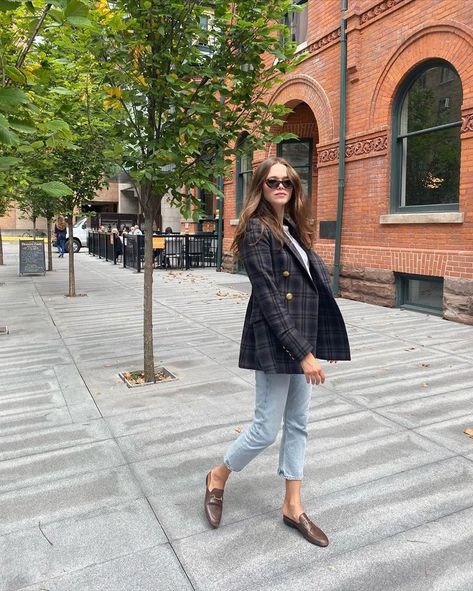 Wash Jeans Outfit, Plaid Blazer Outfit, Brown Mules, Look Formal, Blazer Outfits, Looks Vintage, Outfit Idea, European Fashion, Feminine Style