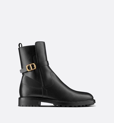 Designer Boots — Women's Shoes | DIOR Dior Boots, Christian Dior Fashion, Christian Dior Couture, Dior Couture, Low Boots, Dior Shoes, Boutique Online, Footwear Design Women, Casual Attire