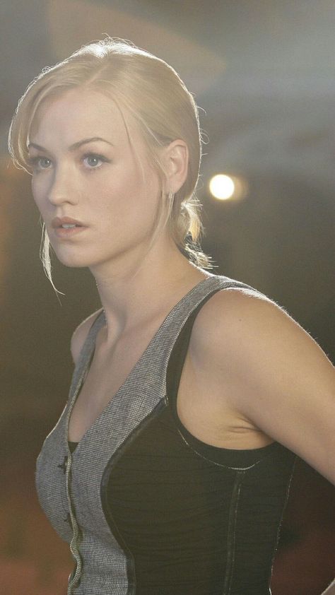 Chuck Sarah, Miranda Lawson, Sarah Walker, Yvonne Strahovski, Pictures For Desktop, Celebrities Before And After, Wallpapers Images, Christina Ricci, Actrices Hollywood