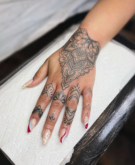 Dope Hand Tattoos For Women, Ornamental Tattoos, Finger Tattoo Ideas, Mandala Hand Tattoos, Finger Tattoo For Women, Hand And Finger Tattoos, Pretty Hand Tattoos, Ornamental Tattoo, Hand Poked Tattoo