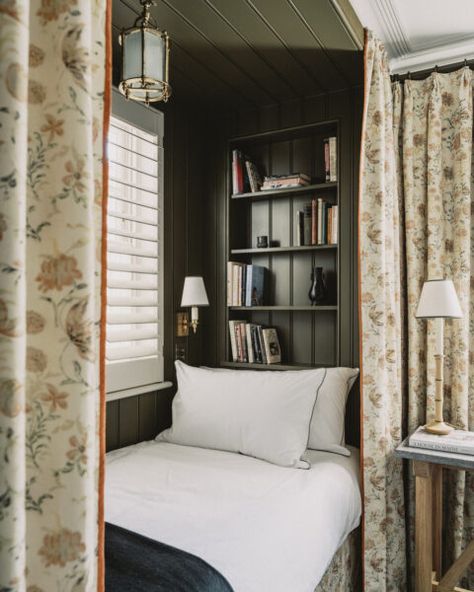 Bed Nook, Built In Bed, Built In Furniture, London House, Parisian Apartment, Chelsea House, Beautiful Curtains, Box Bed, Built In Bookcase