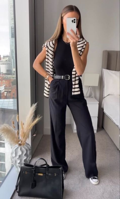 Tech Company Outfit Women, Lululemon City Sleek Pant Outfit, Sporty Work Outfits For Women, Bussines Casual Woman, Smart Casual Women Outfits, Smart Casual Work Outfit, Work Fits, Easy Chic, Stylish Work Attire