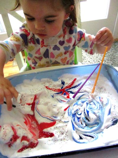 simple red white and blue sensory activity for kids | paint and shaving cream fireworks Bonfire Night Activities, Bonfire Night Crafts, Homemade Moon Sand, July Activities, Fireworks Craft, Water Games For Kids, Sensory Activities Toddlers, Nursery Activities, Sensory Activity