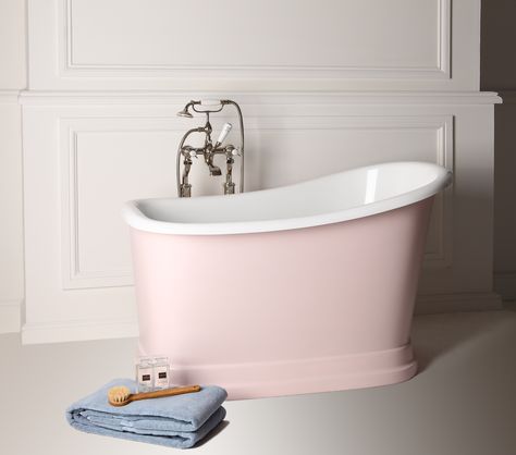 5 freestanding bathtubs perfect for small bathrooms | Real Homes Small Freestanding Bath, Small House Hacks, Bathtub Shower Combo, Slipper Bath, Small Bathtub, Roll Top Bath, Standing Bath, Big Bathrooms, Small Bath