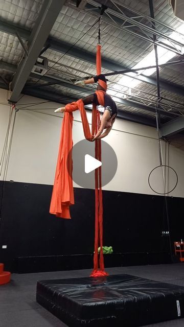 Aerial Silks Poses, Aerial Silks Beginner, Aerialist Workout, Aerial Hoop Moves, Flexibility Routine, Aerial Fitness, Pose Inspiration, Aerial Dance, Aerial Hoop