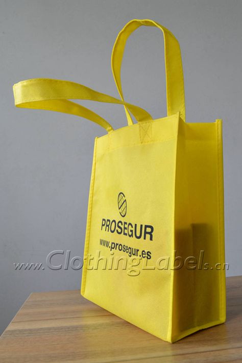 We produce custom non-woven bags printed with logo for packaging goods and fashion brands. #Non-wovenBags #HeatSealNon-wovenBags #SewingNon-wovenBags. Carry Bags Design For Shop, Non Woven Bag Design Ideas, Non Woven Bag Design, Bags Shoot, Fabric Bag Design, Shopping Bag Design, Canvas Bag Design, Non Woven Fabric, Shirt Packaging