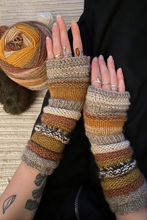 East Knit Projects, Hand Warmers Knitting Pattern, Crochet Striped Scarf, Knitting Leg Warmers, Goblincore Crochet, Fall Scarf Crochet, Hand Warmers Crochet, Arm Warmers Crochet, Knit Hand Warmers