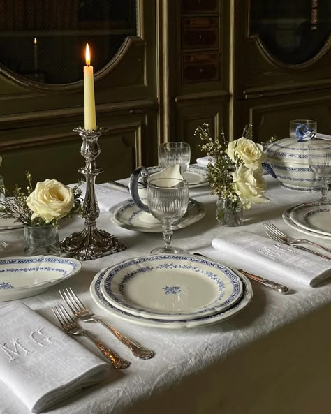 Pulled from the archives as I found another set of these beautiful blue and white French dinner plates ✨ Available online now, and on sale! SOLD#antiquedining #antiquetable #antiquetableware #gien #frenchantiques #tablescape #maisonfete Dinner Party Table Settings, Dinner Party Table, Creative Tables, Party Table Settings, Dinner Table Setting, Table Setting Decor, French Table, Crystal Wine Glasses, Vintage Tableware