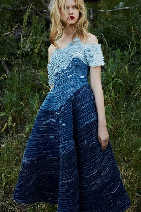 Mode Russe, Alena Akhmadullina, Ropa Upcycling, Haine Diy, Capstone Project, Denim Inspiration, Denim Ideas, Chanel Couture, Denim Wear