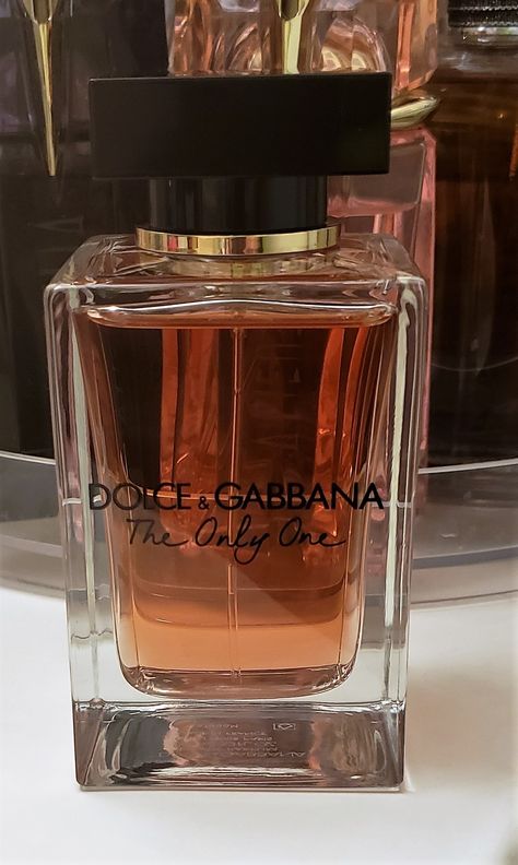 Dolce & Gabbana The Only One Eau de Parfum Miu Miu Perfume, Dolce And Gabbana Perfume, Best Fragrance For Men, Perfume Ad, Perfume Collection Fragrance, First Perfume, Body Smells, Perfume Scents, Perfume Lover