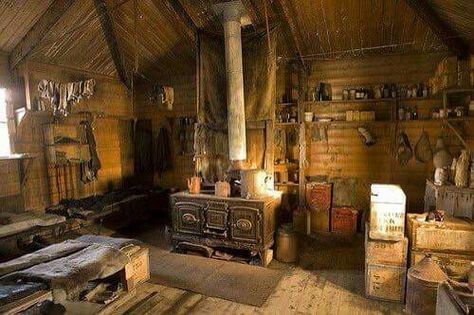 ! Ross Island, Hunting Cabin, Enchanted Wood, Cabin Interiors, Mediterranean Decor, Indian Home Decor, Remodel Bedroom, Rustic Cabin, Cheap Decor