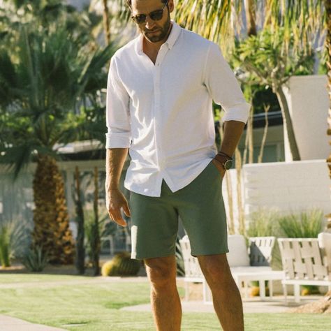 Best Dressed Short. You Can Call ‘Em Trousers If You Like, Except They’re Not. Comfortable, Dressed Up, Dressed Down, These Chino-Styled Shorts Are As Easy To Wear As Go-To As Any Pant. Material 100% Suprese 96/4 Cotton/Spandex Fabric By Swet Tailor. Custom Engineered 4-Way Stretch To Recoil And Rebound. Reinforced Belt Loops To Untuck Or Buckle Up And Dress It Up. Half-Lined Front + Back Pockets. Fit Regular Fit Through Seat And Thigh. Select One Waist Size Down From Your Regular Waist Size. La Lulu Lemon Shorts, Casual Shorts Men, Black Shorts Men, Mens Casual Outfits Summer, Running Shorts Men, Champion Shorts, Mens Lululemon, Tailored Shorts, Twill Shorts