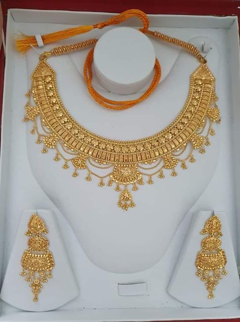 Nackles Gold Design New Simple, Indian Gold Sets Jewellery, Jewelry Design Necklace Gold Indian, Bridal Gold Jewellery With Price, Gold Jewelry Fashion Unique Necklace, 3 Tola Gold Set Design, Indian Bridal Gold Jewelry, Gold Bridal Jewellery Indian, Gold Sets Jewelry Indian Design