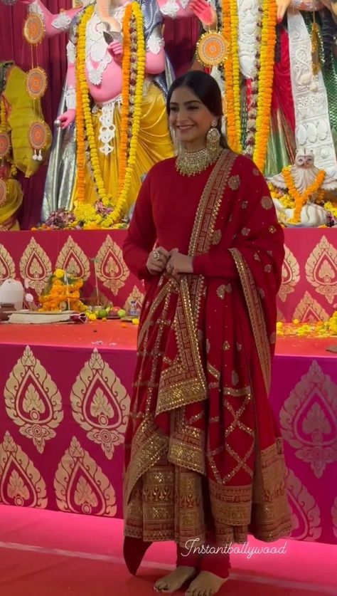 Red Anarkali Dress, Sonam Kapoor Wedding, Red Anarkali Suits, Red Anarkali, Heavy Dupatta, Sequence Embroidery, Bollywood Party, Cotton Gowns, Stylish Short Dresses