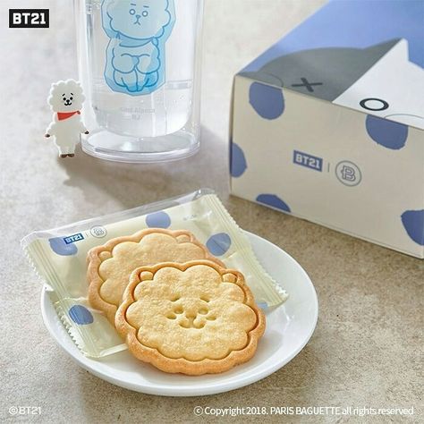 [Picture] BT21 x Paris Baguette [180709] RJ🌹 Bt21 Food, Bt21 Aesthetic, Bt21 Merch, Bts Cake, Merch Aesthetic, Bts Style, Twenty Twenty, Kawaii Stuff, Bts Merch