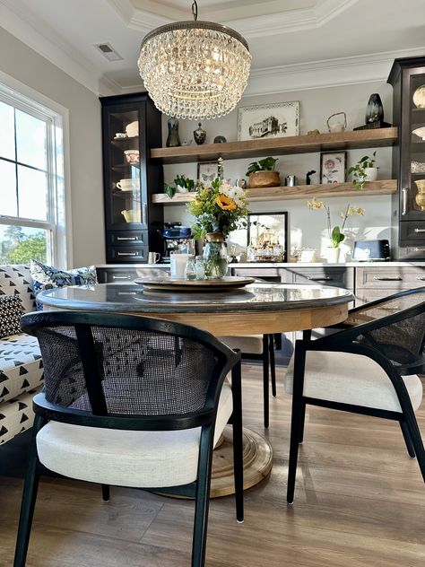 Kitchen Settee Ideas, Kitchen Table With Settee, Airbnb Cottage, Bar Lounge Room, Round Dinner Table, Kitchen 2024, Apartment Dining Room, Kitchen Banquette, Black Dining Chairs