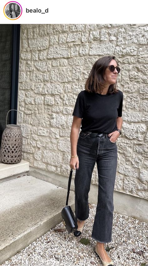 Relaxed Black Pants Outfit, Casual Wear To Work Outfits, Cool Summer Color Palette Outfits Casual, Wide Leg Cropped Black Jeans Outfit, Black Slacks Outfit Summer, Baggy Jeans Outfit Work, Jenny Kayne Fashion, Jeans T Shirt Women Outfit, Black Jeans Outfit 2024