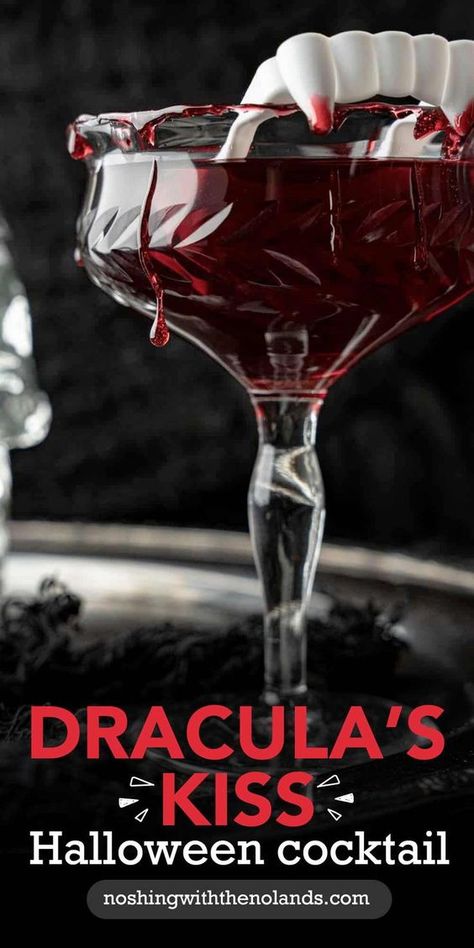 Red Alcoholic Drinks, Cocktails With Vodka, Vampire Halloween Party, Halloween Dracula, Halloween Party Drinks, Vampire Party, Halloween Drinks Alcohol, Red Drinks, Cocktail Drinks Alcoholic