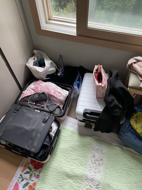 Moving Overseas Aesthetic, Packing For Trip Aesthetic, Korea Life Aesthetic, Life In Korea Aesthetic, Study Abroad Japan, Living In Korea Aesthetic, Korea Summer Aesthetic, Korea Trip Aesthetic, Aesthetic Luggage